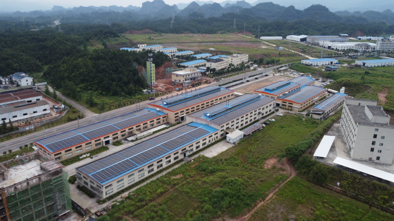 金融+EPC受企业青睐 人生就是搏承建江西尚朋科技光伏屋顶项目完工并网