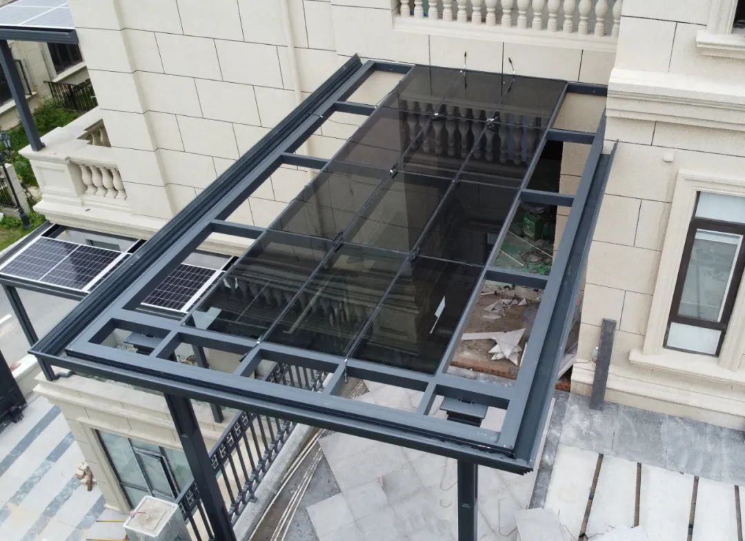 谍照曝光！人生就是搏集团光电建材新品组件运抵华中仓储中心，，金融建站/渠道招商模式有望越发多元